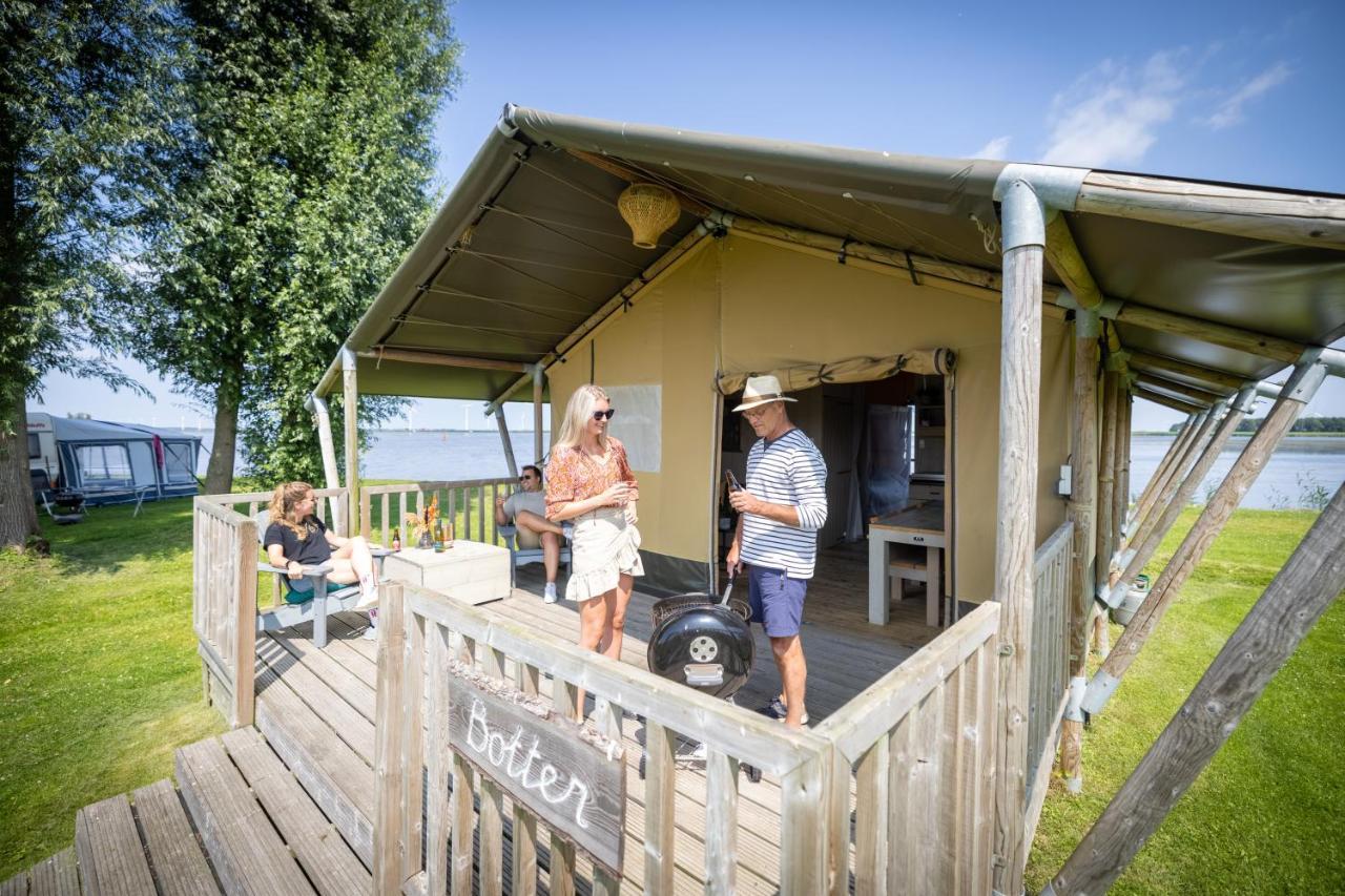 Jachthaven Nieuwboer Hotel Bunschoten Exterior foto